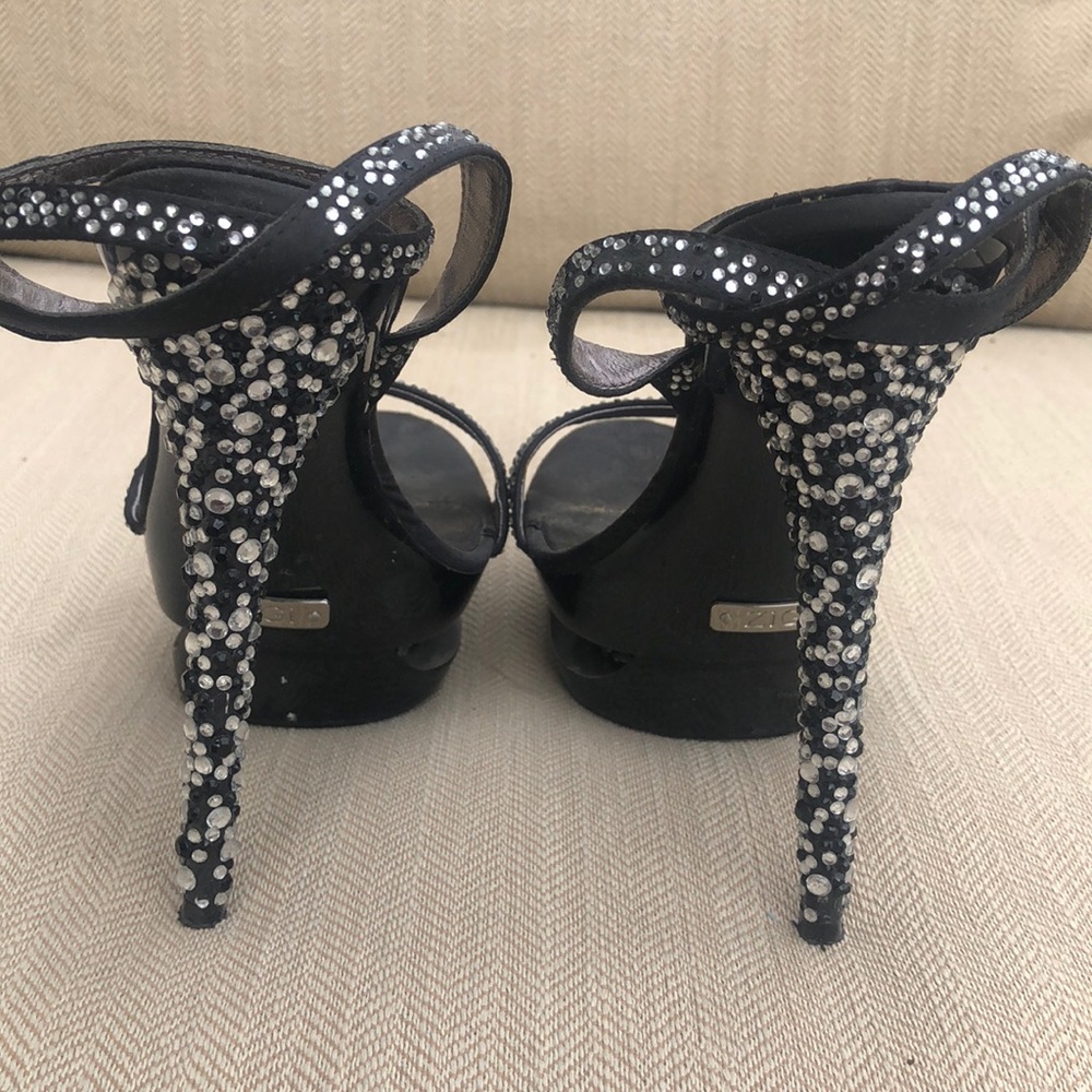 High heels - Picture 2 of 8